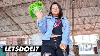 Horúci latinský milf xiomara soto olejnatý kurva na ceste