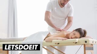 Omastená masáž Rebeccy Volpetti dobrodružstvo s Kristof Caleovou milostnou piesňou