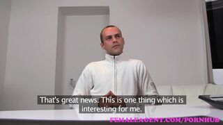 Sexy milf agent testovanie tvrďasa