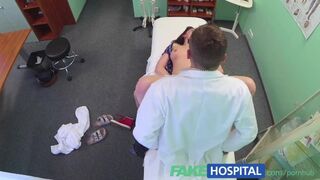 Horúca hnedá sexy dievča sa naučí, že ju môže vyliečiť len tvrdý zmrd
