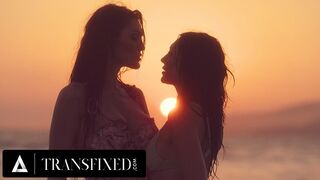 Tori Easton kruto šuká bábiku Charlotte Sins