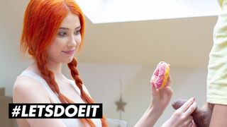 Gisha Forza vo veľkej červenej bombe pre tvrdé jebanie šišky
