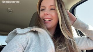 Deň camgirl: testovanie nových hier v automobilovom jazdnom pruhu a nákupnom centre, sériové orgazmické potešenie