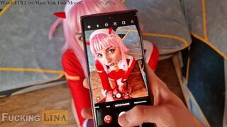 Pomohla jej cosplayovať spolubývajúcu fotiť a pretiahnuť jej malú kundičku