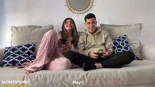 Video prehrávač stávkuje na cucanie mojej nevlastnej sestry