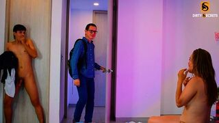 Lil Timmy chytí Hannah Millera ako podvádza a šuká ho, aby mu dal horúcu lekciu