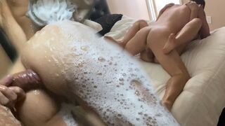 Raňajková sprcha je zaseknutá v horúcom jebaní s radosťou