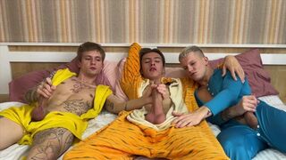 Hot fuck of a sumber party medzi chlapcami