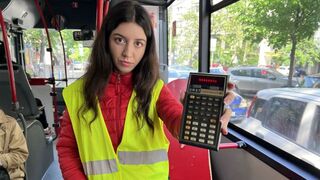 Vodič autobusu chytil oklamaných cestujúcich a pretiahol ho s jeho vkusom vo výstreku
