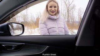 Ak nie sú peniaze na taxík, zaplať kundičkou!