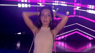 Klub vo WC šukanie študentky v každej diere