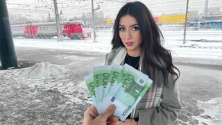 Zvádzanie vlaku: pozývame dievča na kasting priamo v skrini