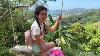 Jungle pick up: Teenage girl fucked na prvom rande