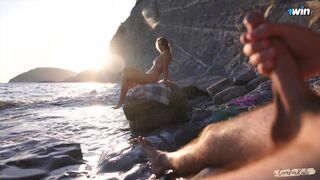 Fuckflash na nudistickej pláži: mimozemské dievča pomohlo vychutnať si