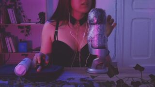 Teenage Girl Whispering Mouth Sucking Counting Game