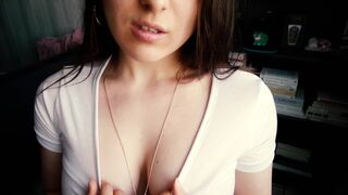 Teenage amatérske čiernovlasé dievča s veľkými kozami asmr relax kurva