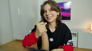 Teenage amatérska suka bláznivý face-to-face výber - horúce ústa spritzing a hrať sa s vašou riťou!