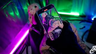 Nekonečné spritzing - výber čriev a bukkake v cyberpunk, čarodejnice a hentai štýle