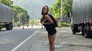 MLADÁ modelka príde o kľúče od auta a zaplatí STRANGER s BJ a HARD Fuck dostať domov-Abella Olsen