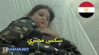 Arab milf fucks his big ass in an amatérsky zov