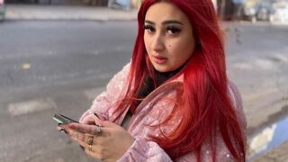 Hot Latina dievča zdieľa svoje mláďa s cudzincom a jebe ju tvrdo