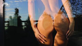 Krásna blondína Larajuicy šuká so svojou kundou celý deň