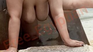 Nočný sex s egyptskou dedinskou ženou v kúpeľni s hlasným stonaním
