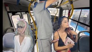 Perverzák v autobuse, ktorý trel ženy na verejnosti!