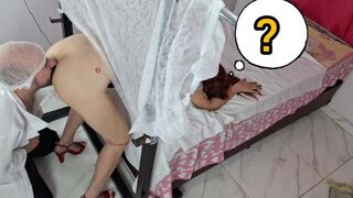 Tajný gynekológ mi kontroluje zadok