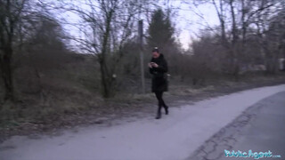 Verejný zástupca - Alicia Wild predvádza svoje kozy