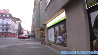 PublicAgent - Kiara Lord Maďarska kočka zdvihla