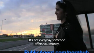 PublicAgent - sexy ázijská kočka vyzdvihla na autobusovej zastávke