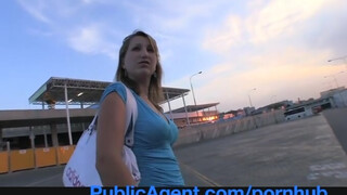 PublicAgent - úbohé dievča si naozaj myslí, že môže byť model