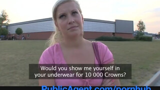 PublicAgent - prsia mláďa ukazuje viac ako len jej prsia