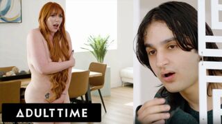 Hot momenty na Avel Time: Červená MILF macocha nahá joga a zvádzanie