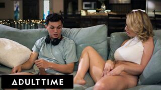 Dospelý čas Exkluzívny - Hot MILF chytí nevlastný nevlastný masturbovať a pripojí sa k nemu
