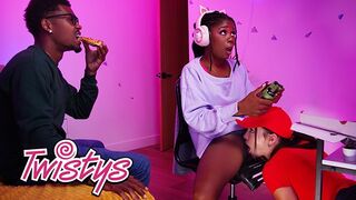 Twistys 'hviezdy, Hazel Grace a Rissa May je horúce lesbické dobrodružstvo s veľkými kozami a kundičky lízanie