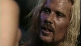 Retro porno s veľkým kokotom hrajúcim Susana Spears a Dallas D'Amour v pôvodnej HD kolekcii