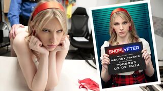 Melody Marks tvrdo pracuje pre vtáka Jacka Vegasa