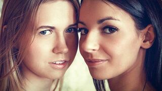 Sophia Laure a Violette Pink Hot Lesbian Weekend