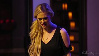 Cherie Deville a Mercedes Carrera horúce lesbické fetis dobrodružstvo