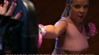 Dillion Harper divoké lesbické boxovanie tréning s romi