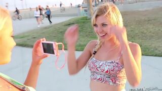 Tara Morgan a sexi lesbická páska Mandy Armaniovej